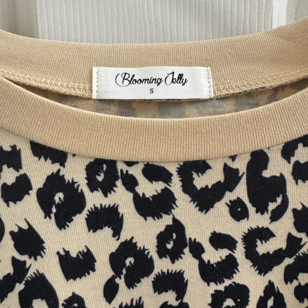 Long sleeve leopard print t-shirt - Picture 2 of 5